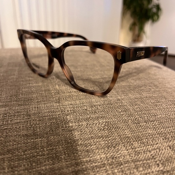 Authentic Fendi Frames with Display Lenses Tortoiseshell Eyeglasses - Picture 3 of 5